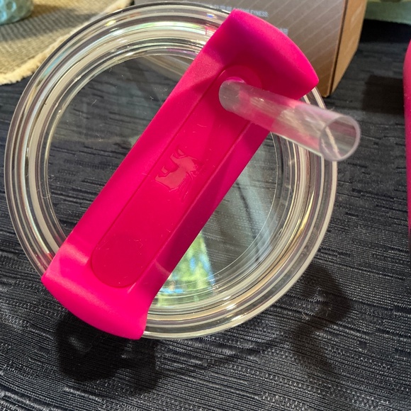 CAMELIA STANLEY QUENCHER H2.0 40 OZ. FLAWLESS - Picture 5 of 6